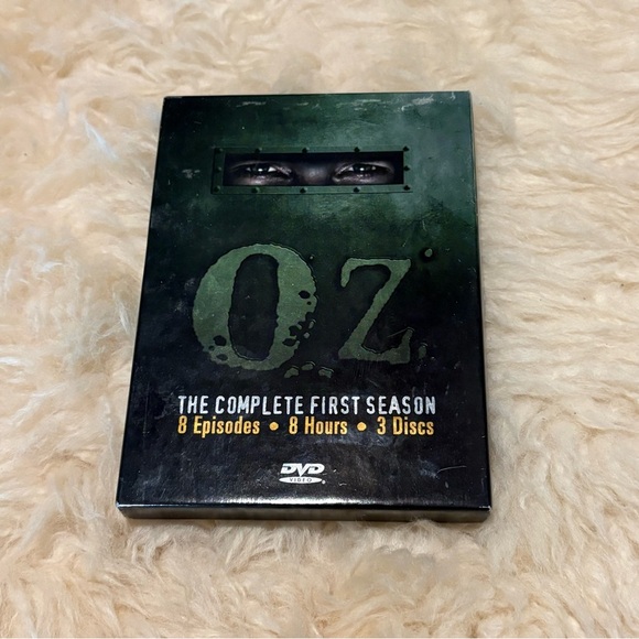 Oz: The Complete First Season DVD Set - Picture 1 of 2